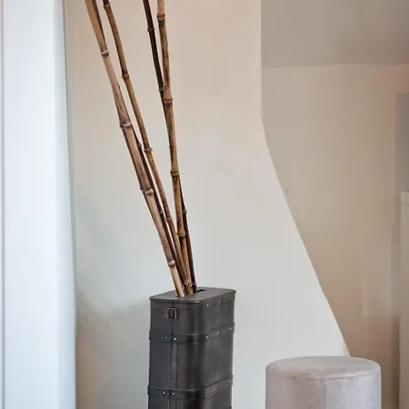 Le Cocoon Proche Du Vieux Marche Apartment