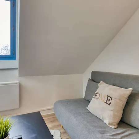 Le Cocoon Proche Du Vieux Marche Apartment